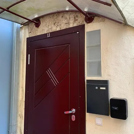 Old Studio Apartment