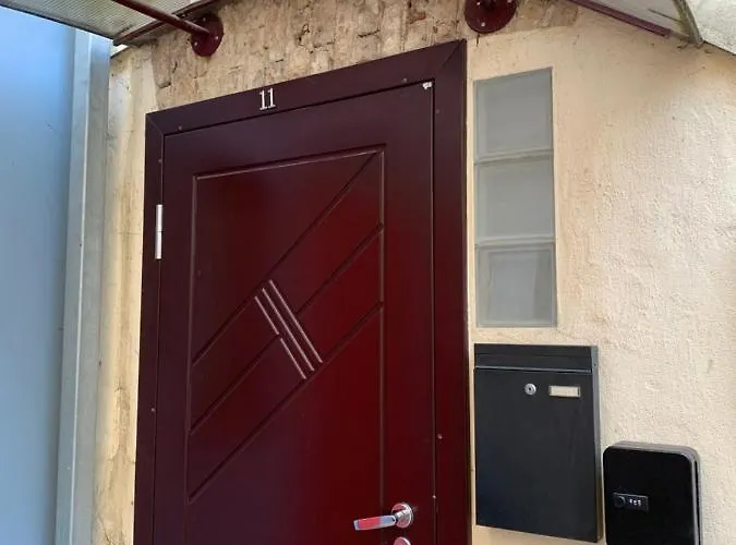 Old Studio Apartment