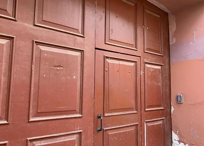 Old Studio Apartment